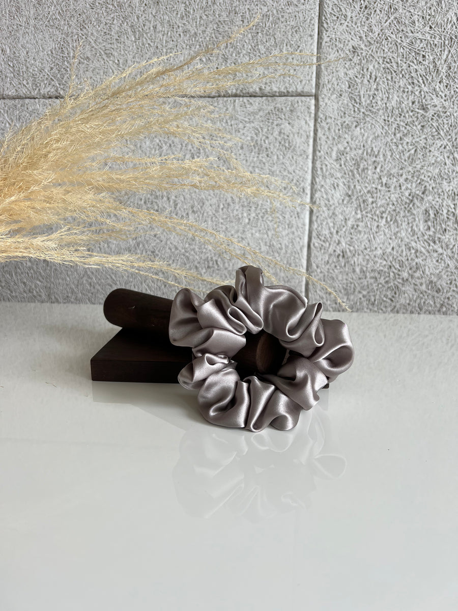 Šilkinė plaukų gumytė PEARL GRAY