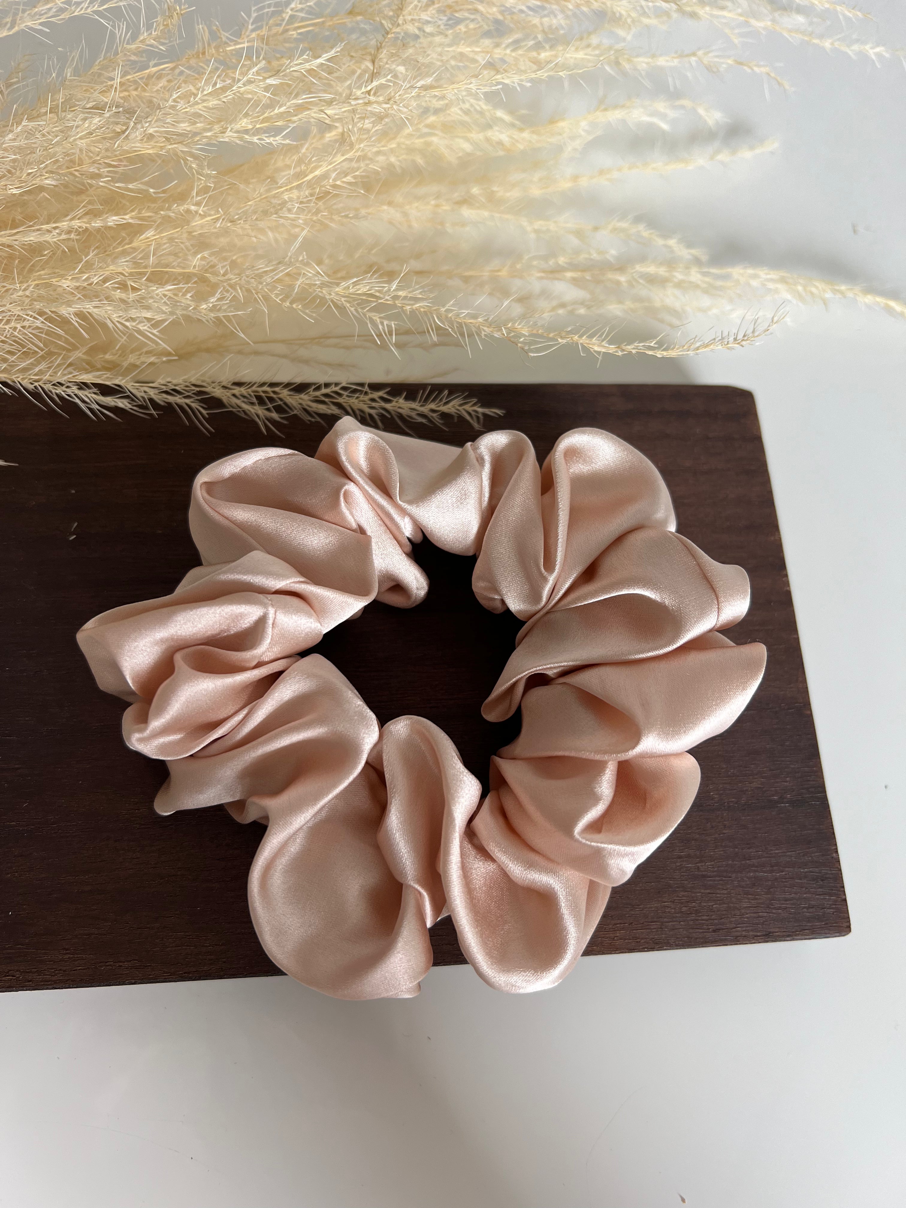 Šilkinė plaukų gumytė NUDE PINK